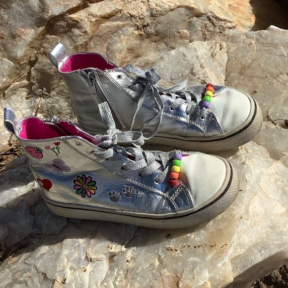 Steve Madden Metallic Silver Sneakers with Floral Design - Picture 4 of 12